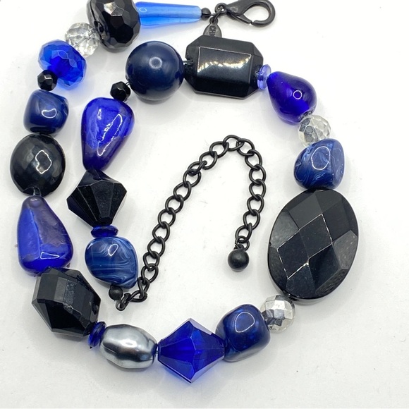 CHICO’S Blue Glass Beads Necklace - Picture 5 of 5